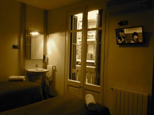 Imagen general del Hostal Madrazo, Sarri&agrave;-Sant Gervasi. Foto 2