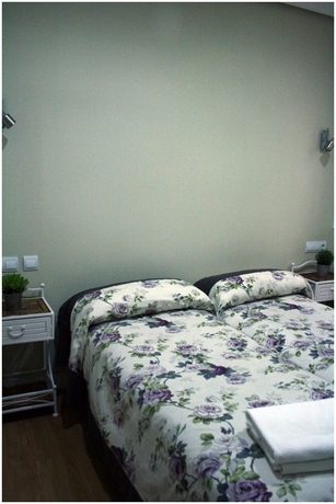 Imagen de la habitación del Hostal Madrid, Madrid. Foto 8