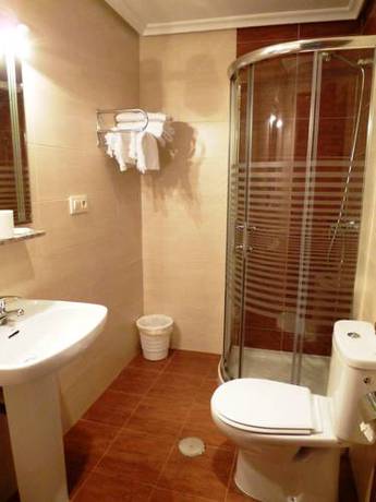 Imagen de la habitación del Hostal Madrid, Toledo. Foto 9