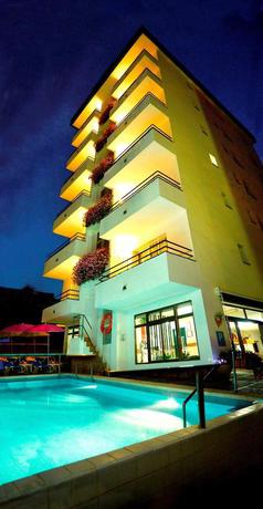 Imagen general del Hostal Magnolia, Lloret de Mar. Foto 16