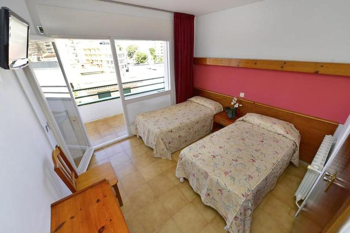 Imagen general del Hostal Magnolia, Lloret de Mar. Foto 14