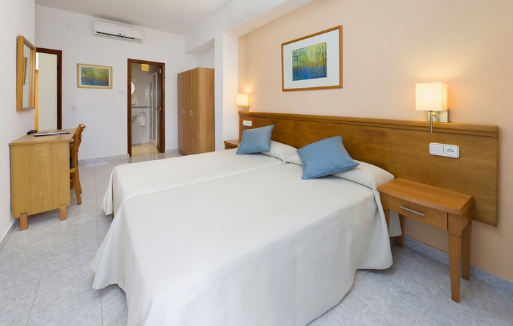 Imagen de la habitación del Hostal Mallorca, San Antonio [Centro]. Foto 5