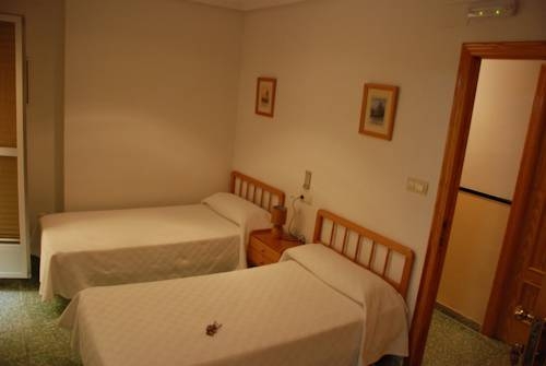 Imagen general del Hostal Manida, SANTIAGO DE LA RIBERA. Foto 4