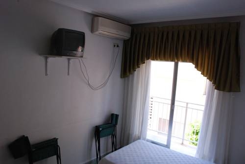 Imagen general del Hostal Manida, SANTIAGO DE LA RIBERA. Foto 5