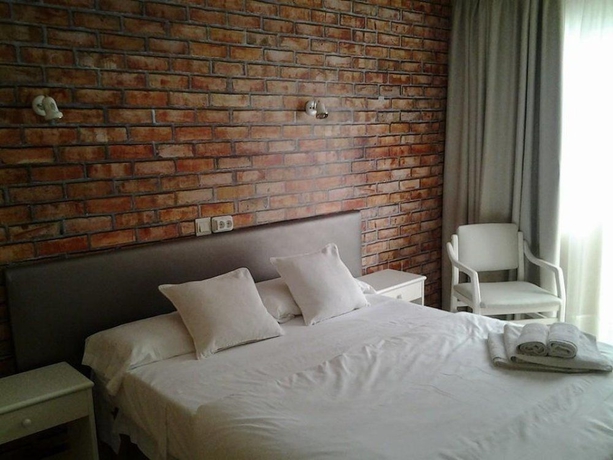 Imagen de la habitación del Hostal Mar Del Plata, El Arenal. Foto 6