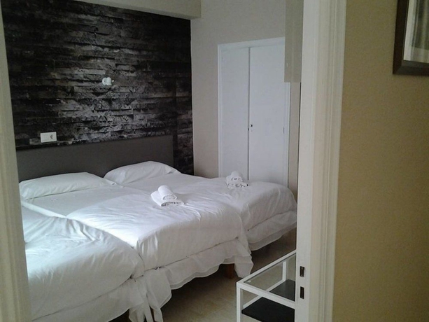 Imagen de la habitación del Hostal Mar Del Plata, El Arenal. Foto 7
