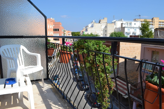 Imagen de los exteriores del Hostal Mar Del Plata, El Arenal. Foto 15