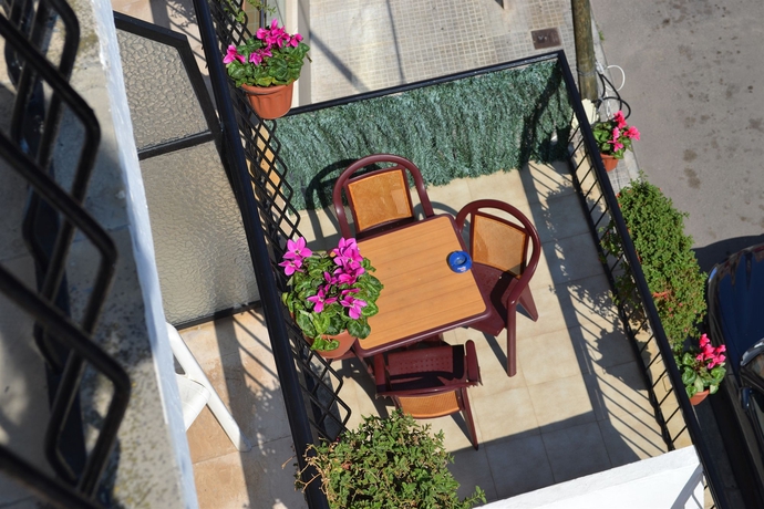 Imagen de los exteriores del Hostal Mar Del Plata, El Arenal. Foto 16