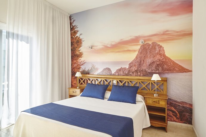 Imagen de la habitación del Hostal Mar y Huerta. Foto 2