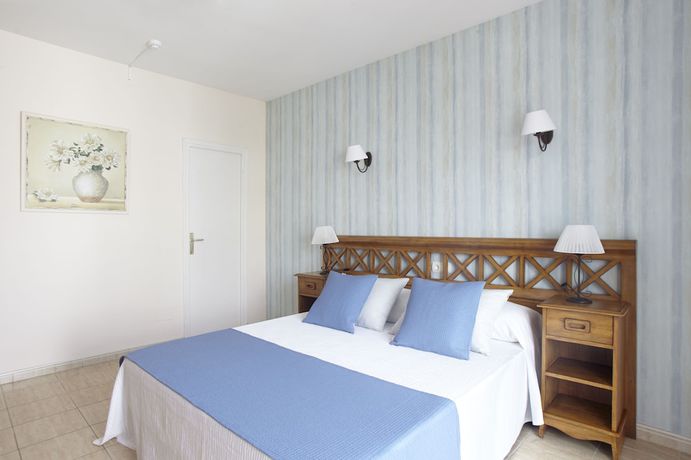 Imagen de la habitación del Hostal Mar y Huerta. Foto 4