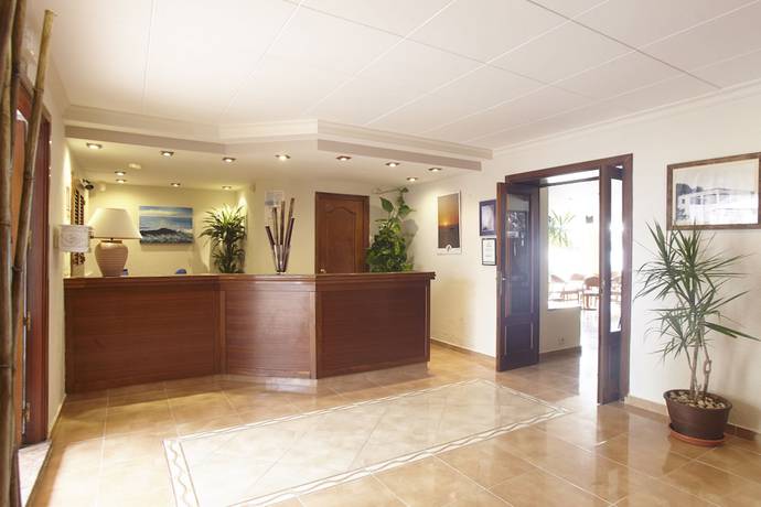 Imagen de los interiores del Hostal Mar y Huerta. Foto 10