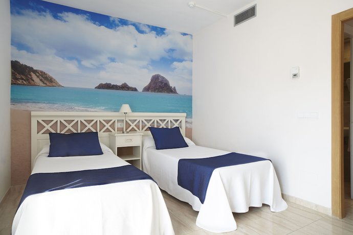 Imagen de la habitación del Hostal Mar y Huerta. Foto 7