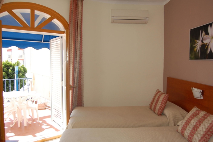 Imagen de la habitación del Hostal Marazul, Nerja. Foto 6