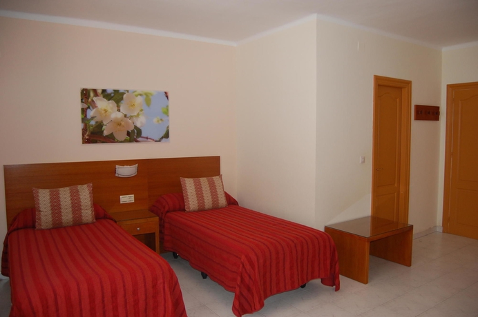 Imagen de la habitación del Hostal Marazul, Nerja. Foto 13