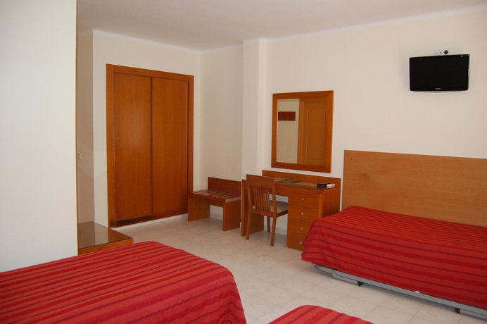 Imagen de la habitación del Hostal Marazul, Nerja. Foto 14