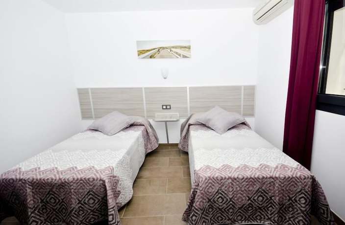 Imagen de la habitación del Hostal Maria Jose, Conil de la Frontera. Foto 2