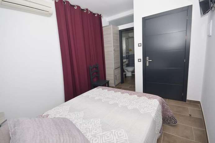 Imagen de la habitación del Hostal Maria Jose, Conil de la Frontera. Foto 5