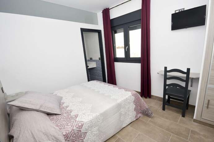 Imagen de la habitación del Hostal Maria Jose, Conil de la Frontera. Foto 9