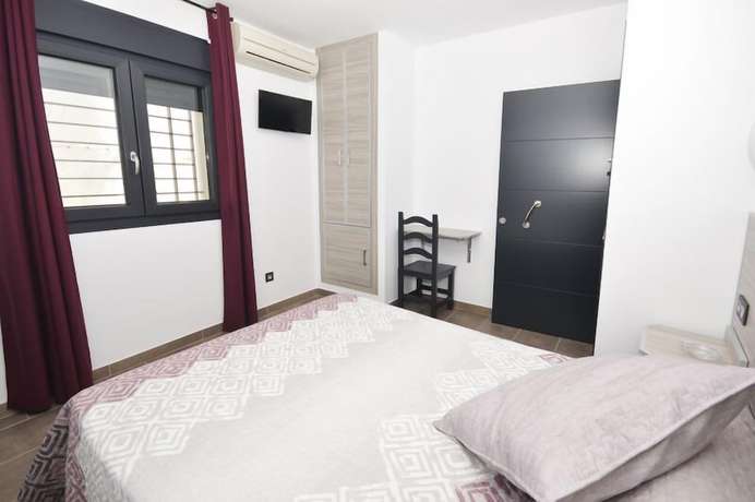 Imagen de la habitación del Hostal Maria Jose, Conil de la Frontera. Foto 10