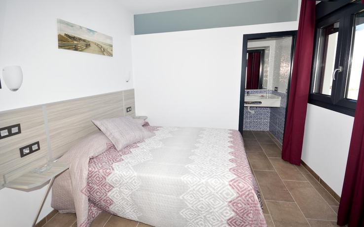 Imagen de la habitación del Hostal Maria Jose, Conil de la Frontera. Foto 16
