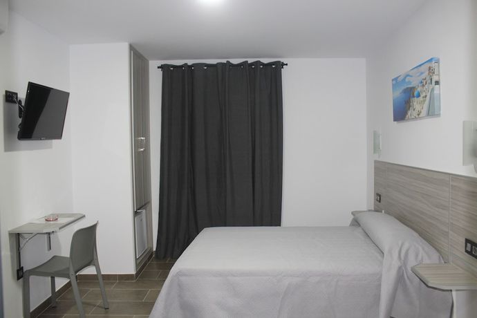 Imagen de la habitación del Hostal Maria Jose, Conil de la Frontera. Foto 19