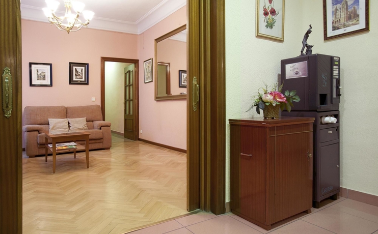 Imagen de los interiores del Hostal Maria Luisa, Chueca. Foto 10