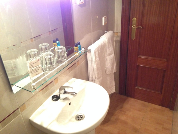 Imagen de la habitación del Hostal Maria Luisa, Chueca. Foto 2