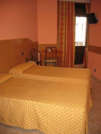 Imagen general del Hostal Maria Ronda. Foto 4