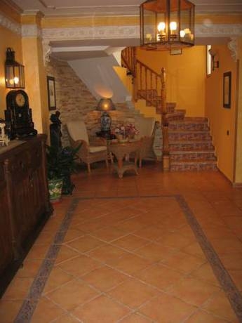 Imagen general del Hostal Maria Ronda. Foto 8