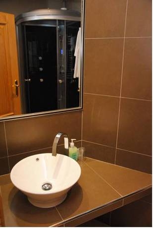 Imagen general del Hostal Maria Ronda. Foto 14