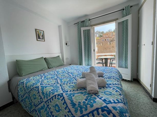 Imagen de la habitación del Hostal Maria Rosa, Tossa de Mar. Foto 8