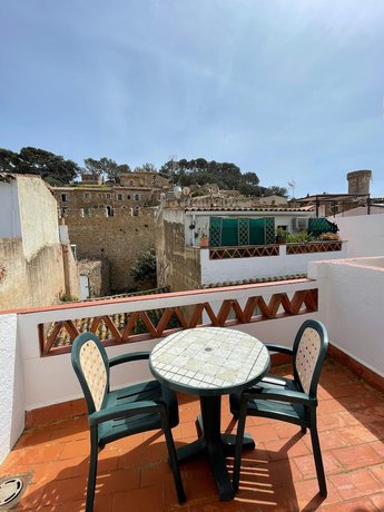 Imagen de la habitación del Hostal Maria Rosa, Tossa de Mar. Foto 12