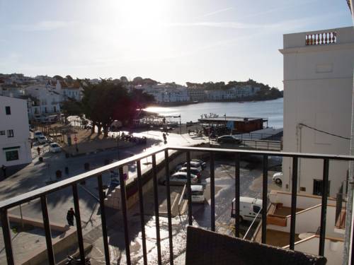 Imagen de los exteriores del Hostal Marina Cadaqués. Foto 9