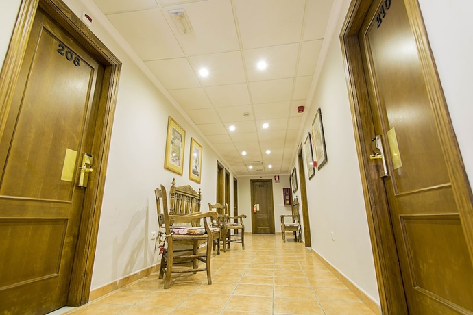 Imagen de los interiores del Hostal Marissal By Dorobe Hotels. Foto 16