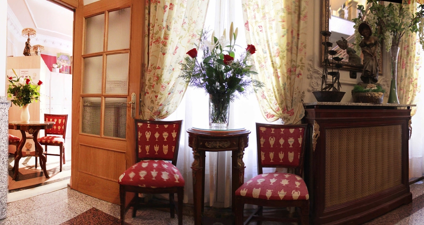 Imagen de los interiores del Hostal Marlasca. Foto 8