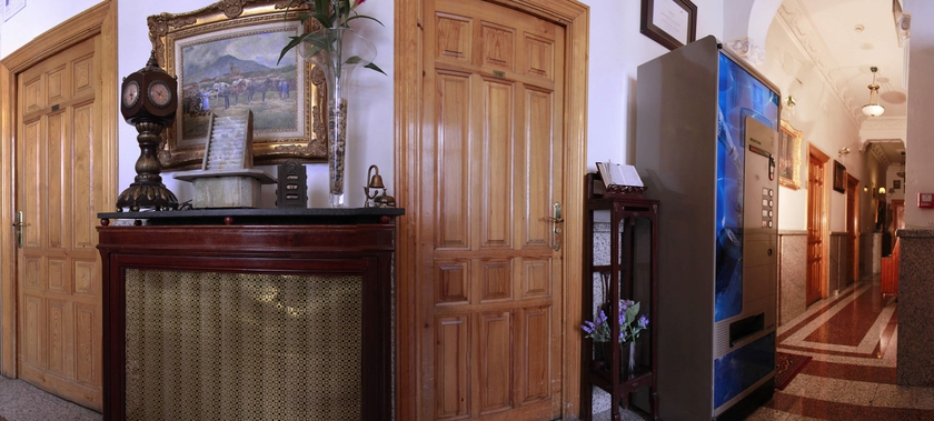 Imagen de los interiores del Hostal Marlasca. Foto 12