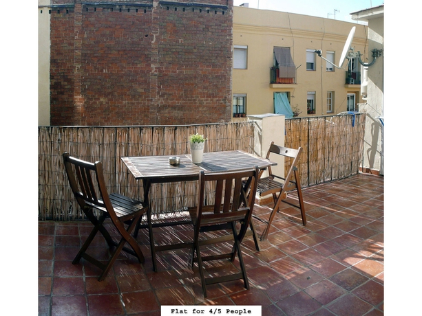 Imagen de los exteriores del Hostal Martha's Guesthouse. Foto 15