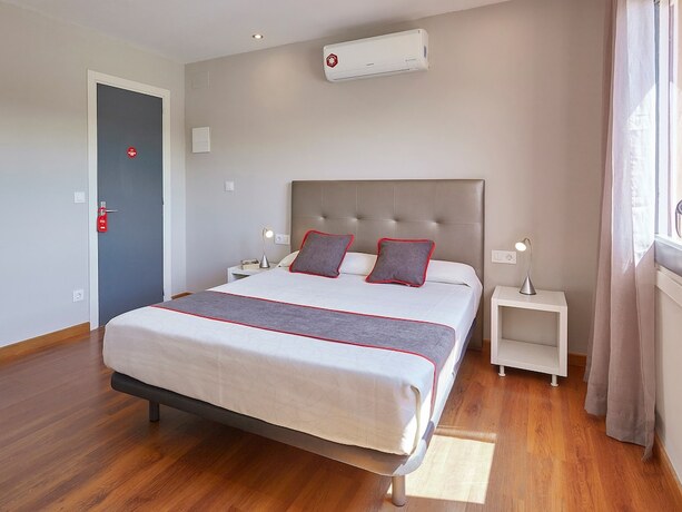 Imagen de la habitación del Hostal Mas Ferrer. Foto 11