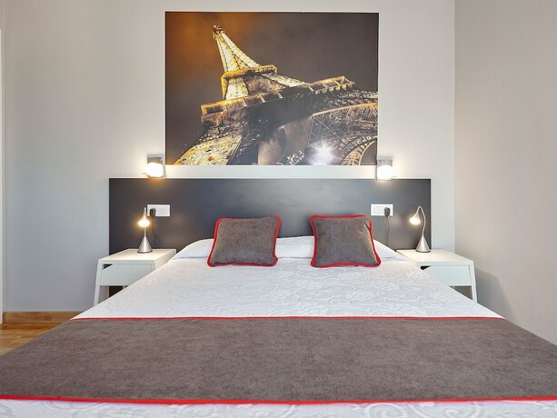 Imagen de la habitación del Hostal Mas Ferrer. Foto 13