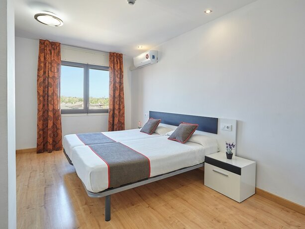 Imagen de la habitación del Hostal Mas Ferrer. Foto 18