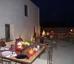 Imagen de los exteriores del Hostal Masia Tinet. Foto 9