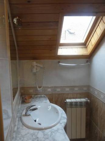 Imagen de la habitación del Hostal Matazueras. Foto 7