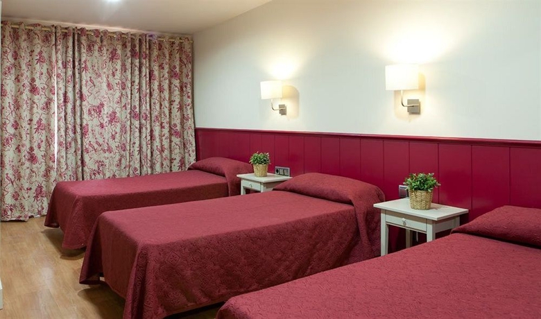 Imagen de la habitación del Hostal Matheu. Foto 6