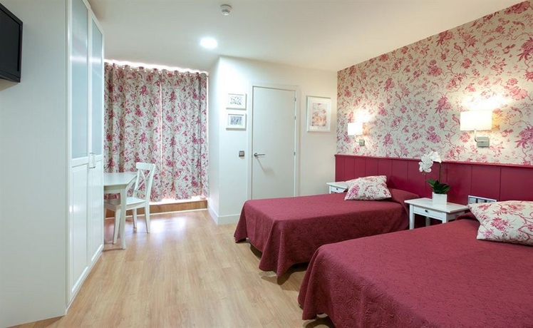 Imagen de la habitación del Hostal Matheu. Foto 7