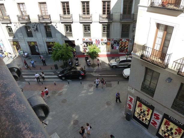 Imagen de los exteriores del Hostal Mayor, Plaza Mayor. Foto 9