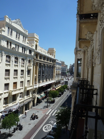 Imagen de los exteriores del Hostal Mayor, Plaza Mayor. Foto 11