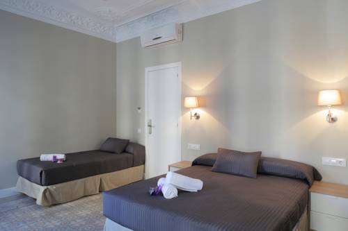 Imagen de la habitación del Hostal Medea, Eixample. Foto 3