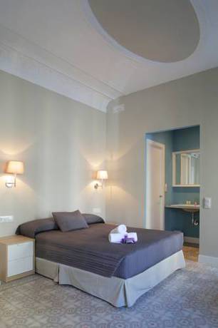 Imagen de la habitación del Hostal Medea, Eixample. Foto 6