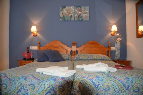 Imagen de la habitación del Hostal Mena, Nerja. Foto 5