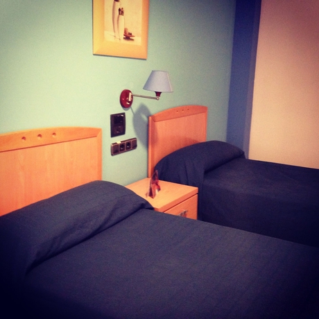 Imagen de la habitación del Hostal Meseguer, El Altet. Foto 5